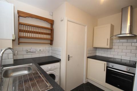 3 bedroom cottage to rent, North Road Avenue, brentwood