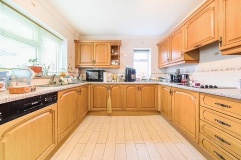 208a Long Lane, Hillingdon, Uxbridge, UB10 9PA