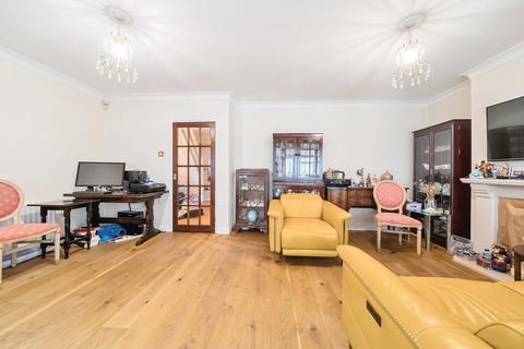 208a Long Lane, Hillingdon, Uxbridge, UB10 9PA