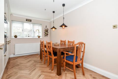 2 Holsworthy, Shoeburyness, Southend-on-sea, SS3 8BG