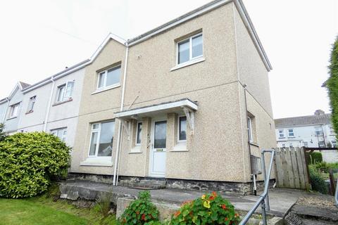 3 bedroom end of terrace house to rent, Meadowbank Road, Falmouth