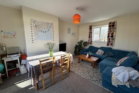 3 bedroom end of terrace house to rent, Meadowbank Road, Falmouth