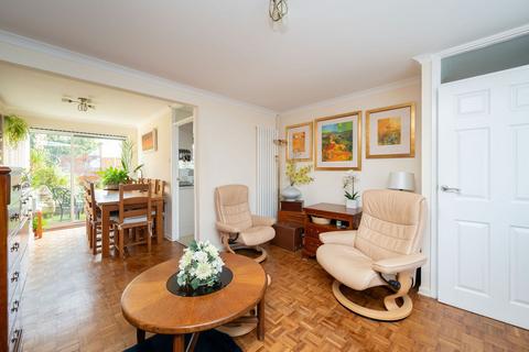 23 Ashurst Close, Horsham, RH12 4JN