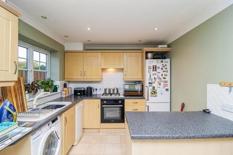 3 bedroom house for sale, Mill Chase Gardens, Wakefield WF2