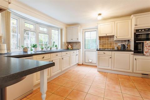 4 bedroom detached house for sale, Lower Swaines, Epping