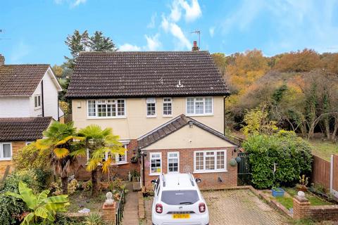 4 bedroom detached house for sale, Lower Swaines, Epping