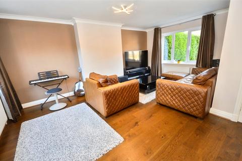 3 bedroom detached house for sale, St. Helens Close, Leeds, West Yorkshire