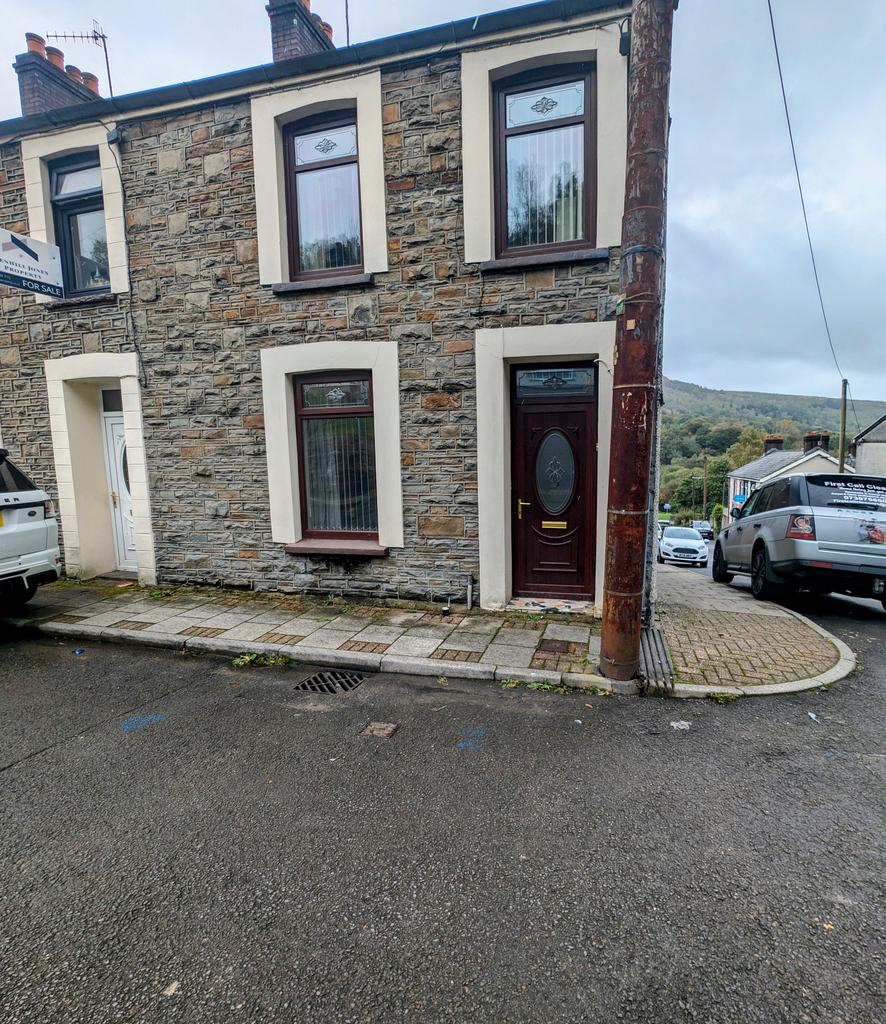 2 bedroom end of terrace house for sale