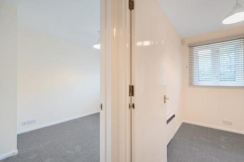 2 bedroom apartment for sale, Cricketers Walk, London