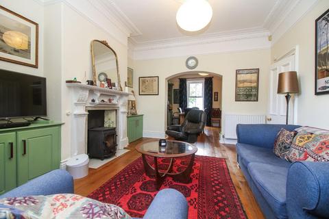 3 bedroom end of terrace house for sale, Buston Terrace