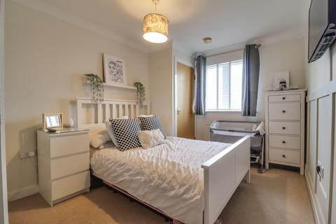 2 bedroom flat for sale, BITTERNE PARK! TWO DOUBLE BEDROOMS! 20FT LOUNGE/DINER!