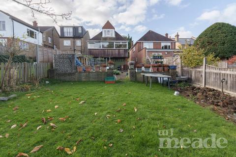 3 bedroom detached bungalow for sale, Falmouth Avenue, Highams Park, E4