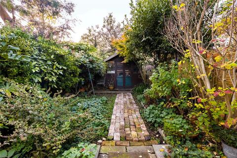 126 Durrington Road, London, E5 0HS