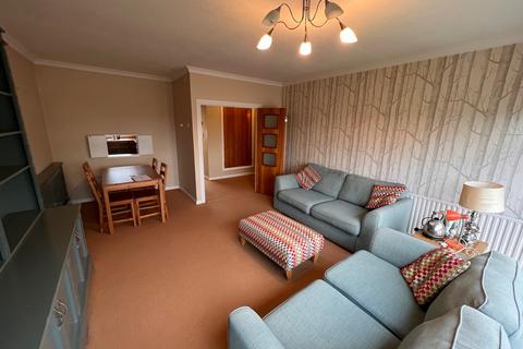 24 Oak Tree Close, London, W5 2AQ