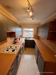 24 Oak Tree Close, London, W5 2AQ