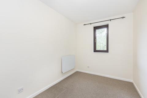 2 bedroom flat to rent, Riverside Close, London E5