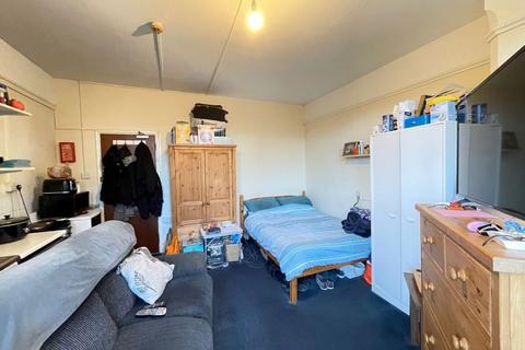 Studio to rent, CITY CENTRE