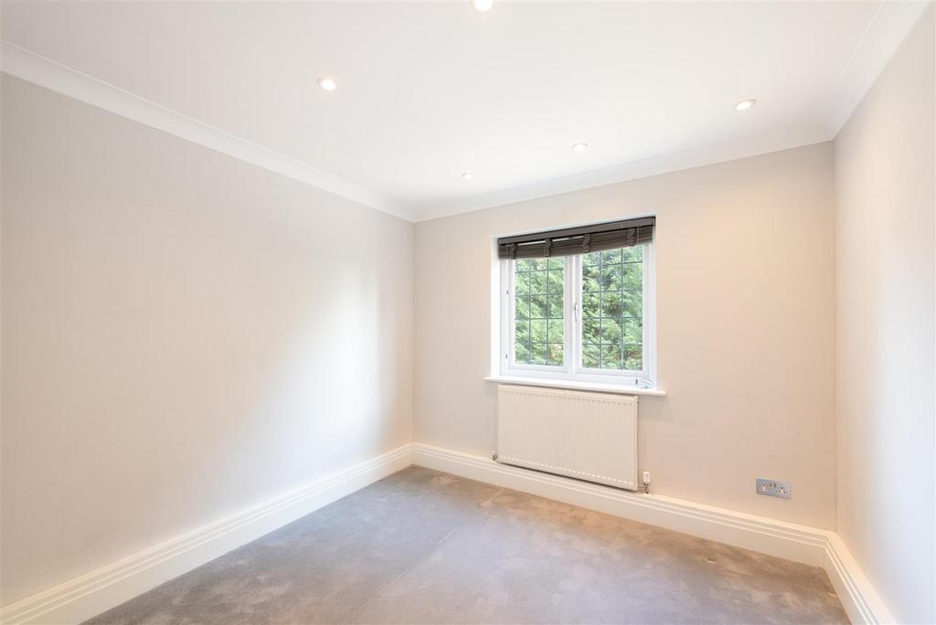 Gills Hill Lane 8.jpg