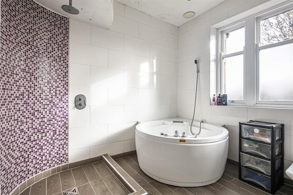Family bathroom