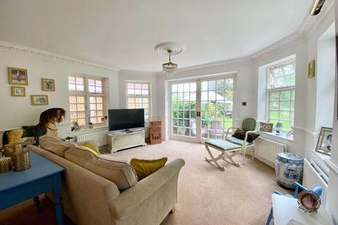 3 bedroom detached house for sale, Church Walk, Wilmington, Kent