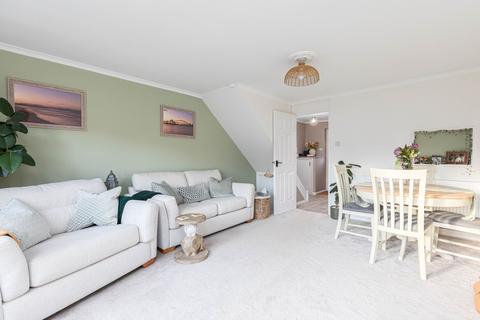 32 Estcots Drive, East Grinstead, RH19 3DB