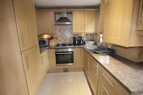 2 bedroom house for sale, The Paddock, Earlsheaton, Dewsbury