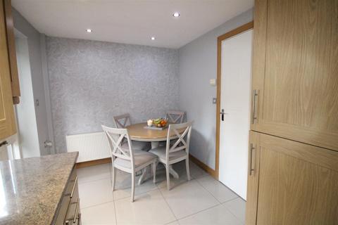 2 bedroom house for sale, The Paddock, Earlsheaton, Dewsbury