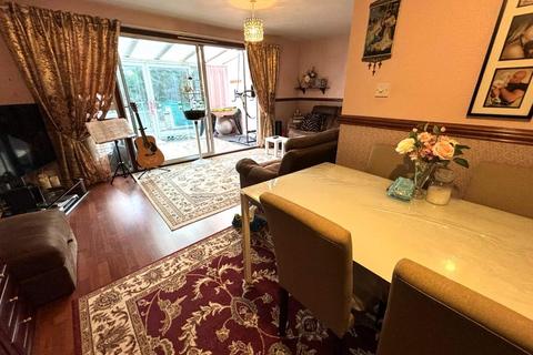 3 bedroom end of terrace house for sale, Flaxwell Court, Standens Barn, Northampton NN3