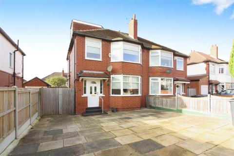 4 bedroom semi-detached house for sale, Hawkhill Gardens, Leeds LS15