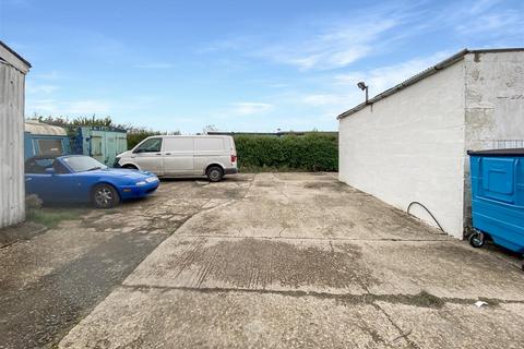 Garage to rent, Commercial Unit, London Road, Marks Tey, Colchester, CO6 1DT