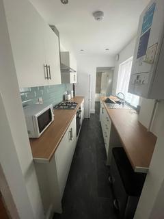 2 bedroom terraced house to rent, High Street, Newcastle-under-Lyme ST5