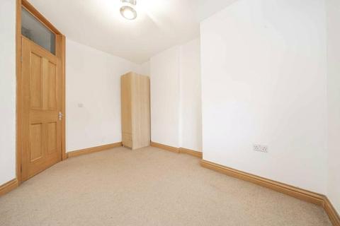 2 bedroom apartment to rent, Ossulton Way, London, N2