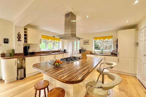 118 Buxton Road, Disley, Stockport, SK12 2HG