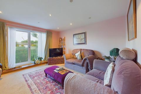 2 bedroom flat for sale, Marine Drive, Rottingdean, Brighton, BN2 7GZ