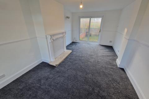 3 bedroom end of terrace house to rent, Whitehall Crescent, Cardenden KY5