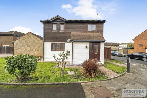 3 bedroom detached house for sale, Abbotswood Close, Priory Gardens