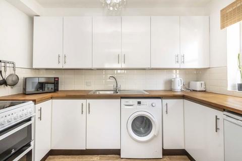 1 bedroom flat to rent, Lewin Road, London SW16