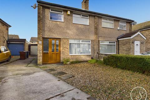 3 bedroom semi-detached house to rent, Birkdale Walk, Leeds