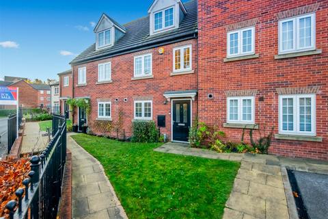 3 bedroom townhouse for sale, Honeybourne Road, Leeds