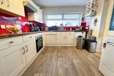 5 bedroom semi-detached bungalow for sale, Heol Conwy, Abergele, Conwy, LL22 7UT