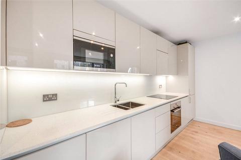 1 bedroom flat to rent, Walworth Square, Elephant and Castle, London, SE17