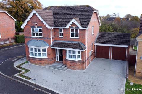 4 bedroom detached house for sale, Biggs Grove Road, West Cheshunt