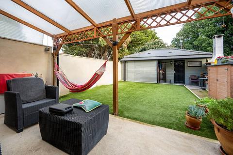 21 Douglas Road, Kingston Upon Thames, KT1 3PX