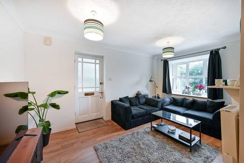 1 bedroom end of terrace house to rent, Christabel Close, Isleworth, TW7