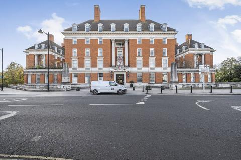 3 bedroom flat for sale, Richmond Hill, Richmond Hill, Richmond, TW10