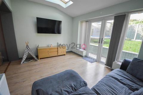 3 bedroom detached house for sale, Ullswater Avenue, Halfway, Sheffield, S20