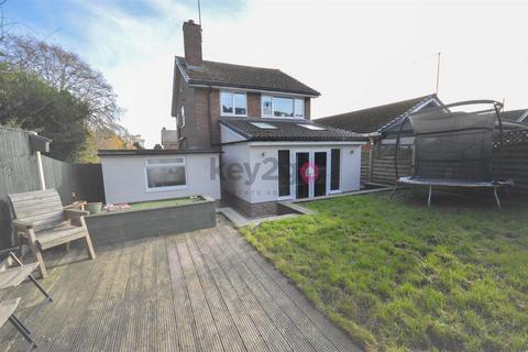 3 bedroom detached house for sale, Ullswater Avenue, Halfway, Sheffield, S20