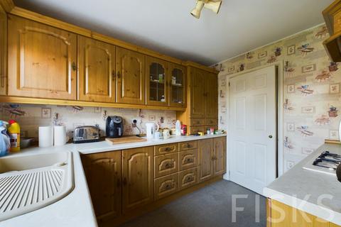 3 bedroom bungalow for sale, Kent Avenue, Canvey Island, SS8