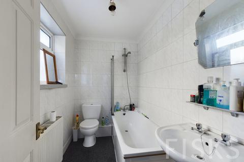 3 bedroom bungalow for sale, Kent Avenue, Canvey Island, SS8