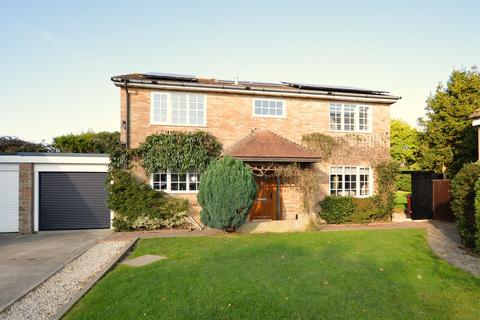 4 bedroom detached house to rent, Locksash Close, West Wittering, Chichester, PO20